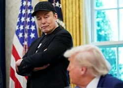 Tổng thống Trump đòi cắt tài trợ, tỉ phú Elon Musk thách thức 'làm ngay đi'