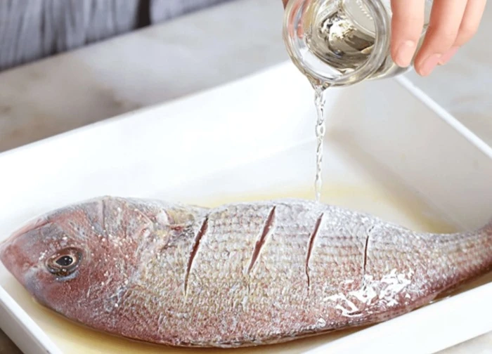 6 cách khử mùi tanh của cá nhanh gọn, không còn ám bếp