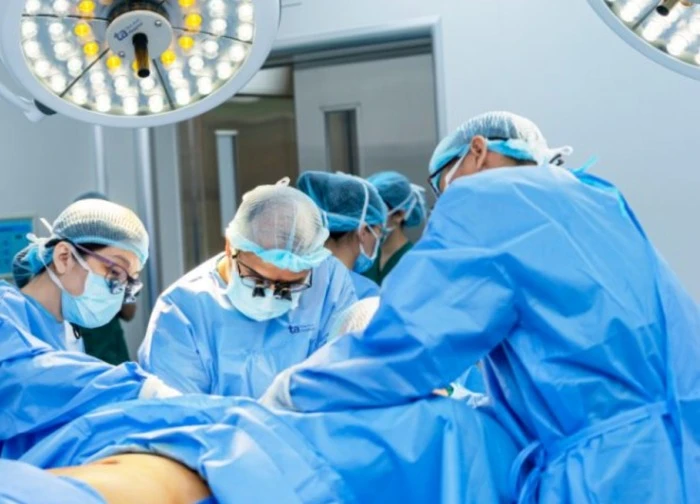 Bé gái 12 tuổi đi cấp cứu lúc nửa đêm vì tình trạng "hiểm" ở vùng kín
