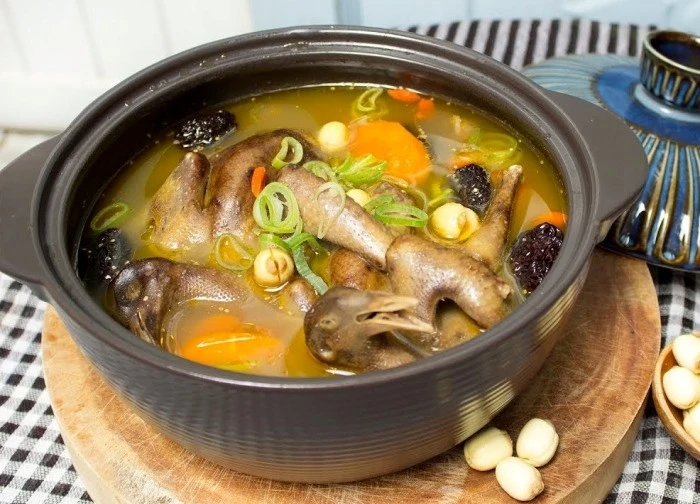 Cách làm bồ câu hầm hạt sen thơm ngon, cực dễ