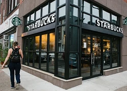 Lợi nhuận của Starbucks giảm mạnh bất chấp kế hoạch tái cấu trúc