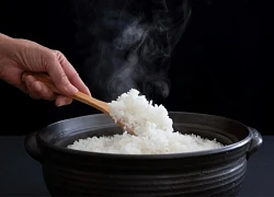 Nấu cơm bằng nước nóng hay nước lạnh ngon hơn?