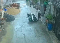 Người phụ nữ đi ô tô xô đổ xe máy của shipper ở TPHCM là cán bộ phường