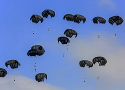 Pháp viện trợ 40 tấn hàng cho Gaza bằng đường hàng không