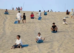 Trượt cát trên đồi Quang Phú