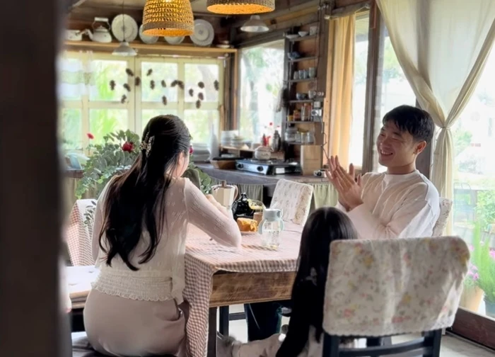 Vợ giám đốc của Lương Xuân Trường hiếm hoi lộ diện, cuộc sống hôn nhân kín tiếng cuối cùng đã được hé lộ