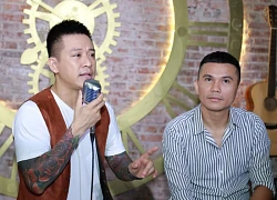 Bật cười khi xem clip Tú Dưa thăm Tuấn Hưng sau phẫu thuật