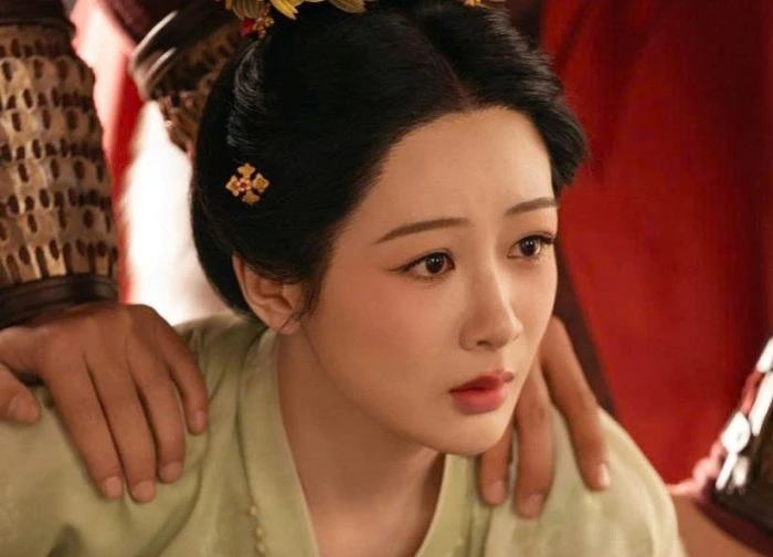 Dương Tử đi ngược lối mòn của showbiz Hoa ngữ
