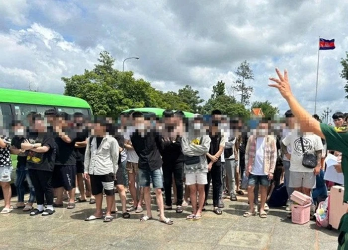 Tiếp nhận 85 công dân Việt Nam liên quan hoạt động lừa đảo từ Campuchia
