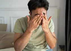 Vợ đẹp né tránh gần gũi mỗi đêm, biết lý do chồng sốc nặng