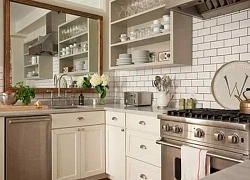 Đây là lý do không đặt gương đối diện bếp để tránh ảnh hưởng đến sức khỏe của gia đình