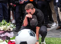 Đồng đội ở Liverpool đau đớn khóc nghẹn tiễn biệt Diogo Jota, hàng nghìn người xếp hàng giữa trời nắng chờ viếng chàng cầu thủ