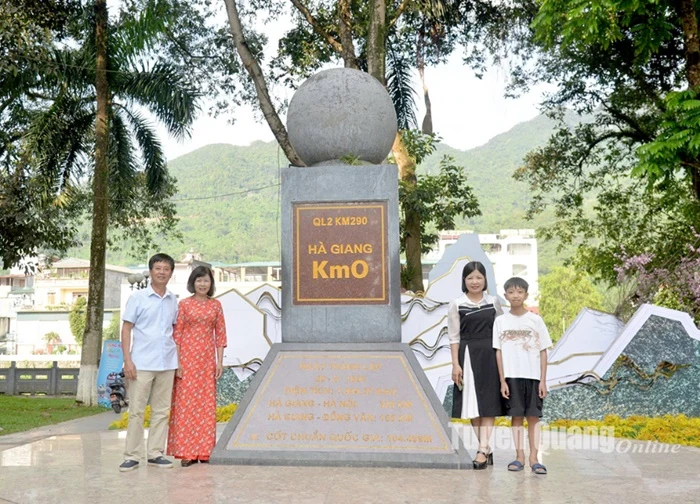 Giữ nguyên Cột mốc Km0 Hà Giang sau sáp nhập