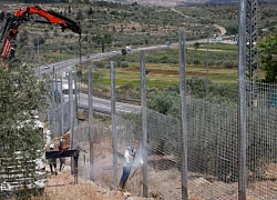 Hàng rào của Israel biến thị trấn ở Bờ Tây thành 'nhà tù lộ thiên"
