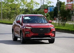 Loạt xe đua ưu đãi 100% phí trước bạ, có cả sedan B ăn khách