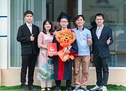 Mẹ thủ khoa chuyên toán toàn thành phố: "23h là giờ giới nghiêm"