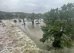 Mỹ: Lũ quét lớn tại Texas khiến ít nhất 6 người thiệt mạng, nhiều trẻ em mất tích