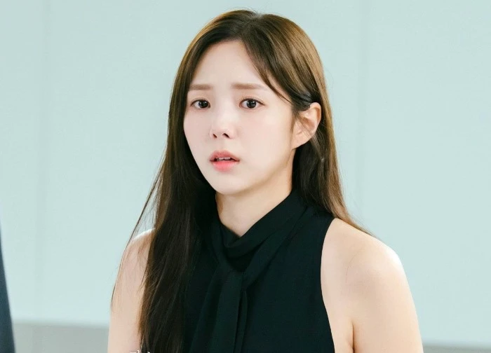 Mỹ nhân Hàn mượn cớ quảng bá phim mới để gặp tình cũ: Sơ hở là "thả thính", đồng nghiệp xem mà ngại