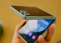Samsung sẽ tung Galaxy Z Flip màn hình gập giá rẻ trong năm nay