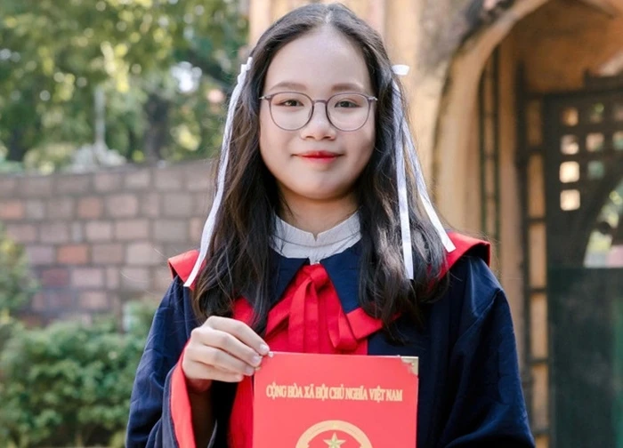 Vượt lên khó khăn, nữ sinh trường Thành Công đỗ đầu kỳ thi vào lớp 10 ở Hà Nội