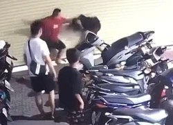 Xác minh clip người đàn ông mặc áo đỏ hành hung 2 thiếu niên