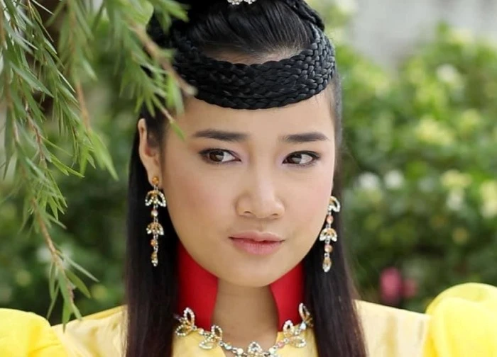 5 tạo hình cổ trang xấu nhất phim Việt: Nhã Phương mà đứng số 2 thì không ai dám giành top 1