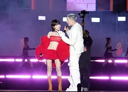 'Em xinh' LyLy gợi cảm, tình tứ với 'người yêu tin đồn' Anh Tú trên sân khấu