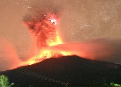 Indonesia: Núi lửa Lewotobi Laki Laki phun trào trở lại