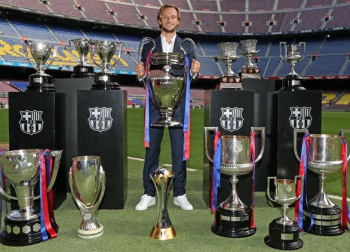 Ivan Rakitic giải nghệ ở tuổi 37