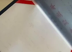 Lôi bằng đại học cất trong tủ ra xem lại, chàng trai không tin nổi vào mắt mình: Thôi xong, "toang" 4 năm ăn học!