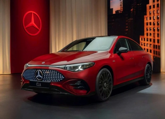 Sedan Mercedes CLA 'cháy hàng' khiến Mercedes không sản xuất kịp