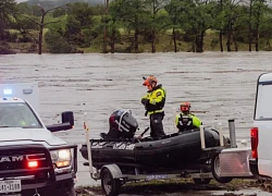 Texas chìm trong trận lũ kinh hoàng, cảnh báo thời tiết bị "tố" không hiệu quả!