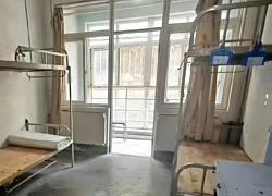 Trường ĐH khiến netizen bức xúc vì tổ chức lễ tốt nghiệp xa hoa, nhưng lại để quản lý KTX qua đời trong căn phòng 6m2 nóng 51 độ