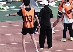 21 giây quay lén mà lãng mạn hơn mọi phim ngôn tình hot nhất, 250 triệu người yêu thầm đã xem và đồng cảm!