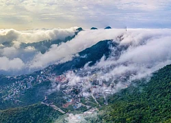 Bảng lảng thị trấn sương giăng giữa lưng trời