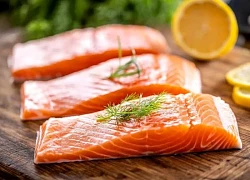Cách rã đông cá hồi để ăn sống chuẩn nhất