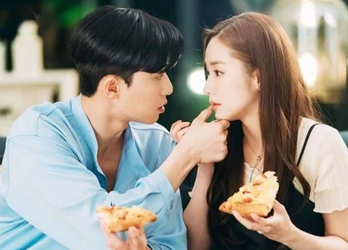 Đi thêm bước nữa với người chồng kém tuổi, tôi nhận lại món quà dịu dàng của số phận