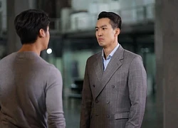Gặp người đàn ông đang theo đuổi vợ cũ ở bối cảnh không ngờ, tôi xấu hổ ê chề thì anh ta ghé tai: "Lưu số tôi đi, có quà cho anh đấy"