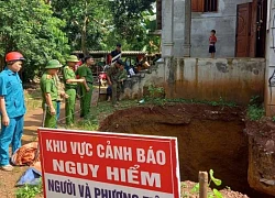 Gia đình 5 người ở Phú Thọ gặp cảnh đáng sợ trước cửa nhà