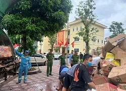 Hà Nội tiêu hủy 25 tấn bánh kẹo, thực phẩm bẩn ở làng nghề La Phù