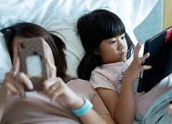 Học sinh có thể mất tới 25 năm cuộc đời chỉ để nhìn điện thoại