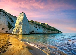 Kỳ quan thiên nhiên tuyệt đẹp bên bờ biển Italia