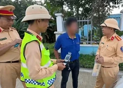 Tài xế uống rượu từ tối, sáng hôm sau vẫn chở 45 khách đi du lịch