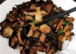 Tận dụng nắng hè đem loại quả đang vào mùa này đi phơi sẽ có nguyên liệu nấu loạt món ngon ăn quanh năm