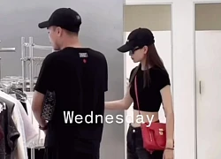 Team qua đường tóm dính nữ MC nổi tiếng hẹn hò với tuyển thủ Việt Nam giữa trung tâm thương mại
