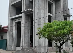 Villa 5 tỷ "khổ nhất thế giới" ở Ninh Bình: 2 năm vẫn chưa xong phần thô, chủ nhà và KTS nổi tiếng làm um sùm