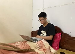 Bị mất thị lực sau tai nạn, chàng trai bỏ dở việc học Y Đa khoa: "Muốn ôm cậu 1 cái"