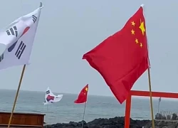 Cờ Trung Quốc cắm trên đảo Hàn Quốc gây xôn xao