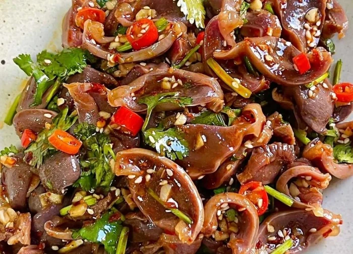 Cuối tuần mua mề gà về chế biến thế này, ăn giòn sần sật vị chua cay đậm đà cực ngon