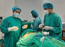 Cứu sống bệnh nhân bị xiên nướng thịt đâm xuyên cổ